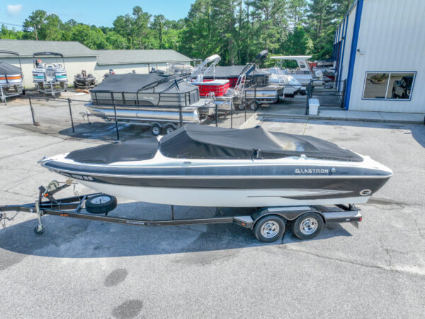 Gray- Glastron XL255 - Image 11